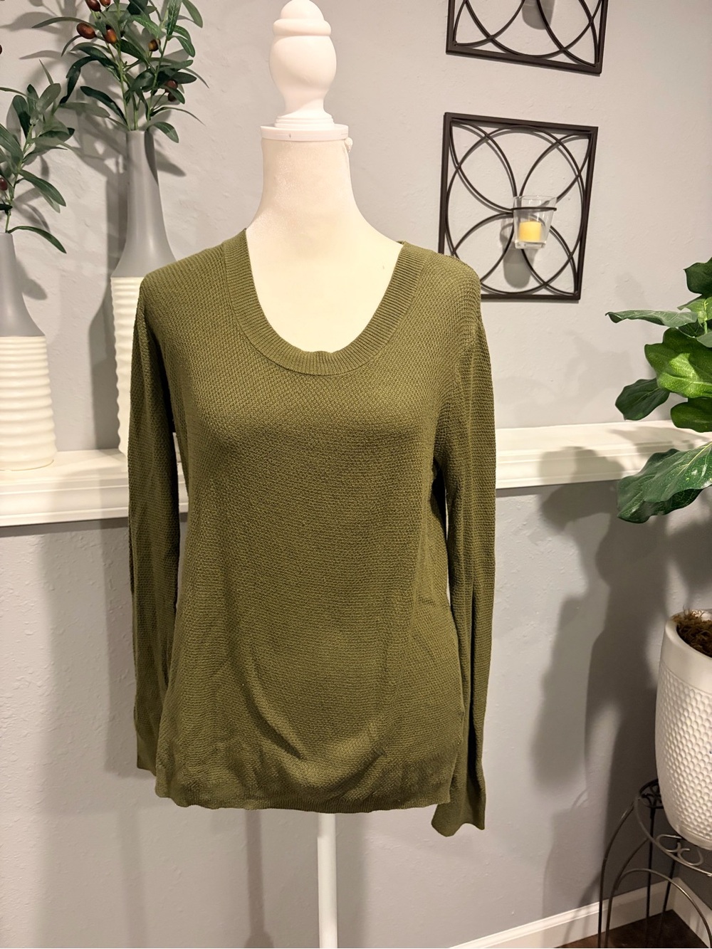 SO Olive Green Scoop Neck Knit Long-Sleeve Top